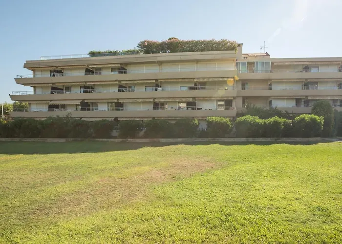 Apart-hotel Pierre & Vacances Eden 2*