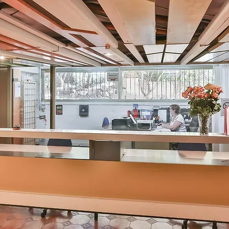 Pierre & Vacances Eden Aparthotel