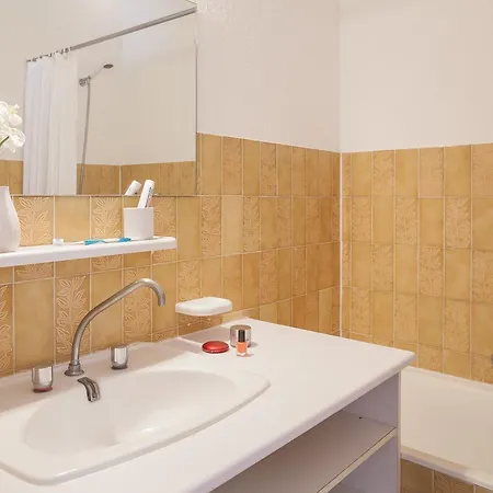 Pierre & Vacances Eden Aparthotel 2*